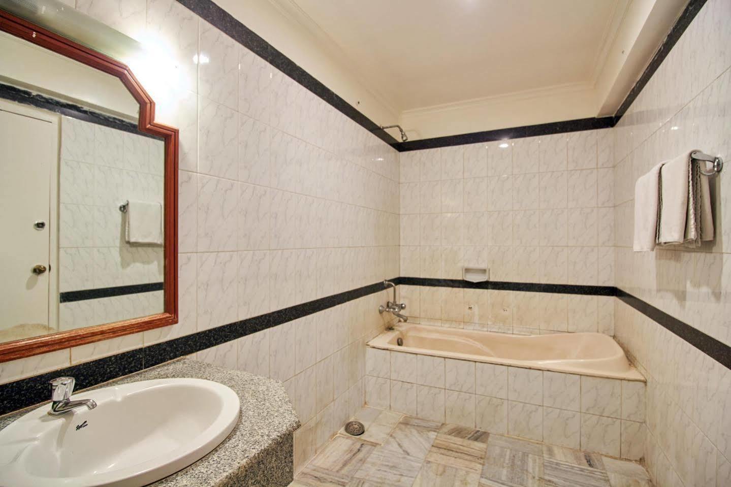Hotel Chalukya Bangalore Eksteriør bilde